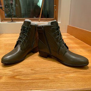 NEW Isaac Mizrachi Combat Boots, Loden Green, Size 9